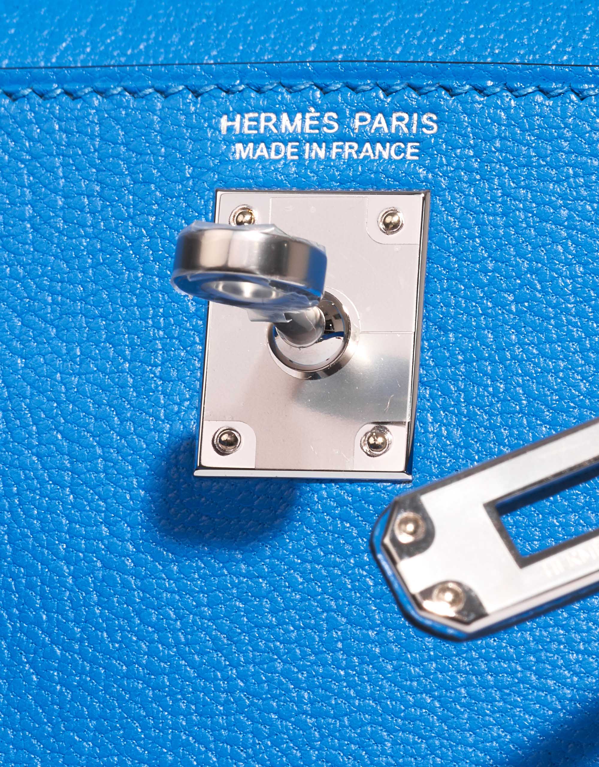 Gebrauchte Hermès Tasche Kelly Mini Chèvre Mysore Blau Hydra Blau Verschlusssystem | Verkaufen Sie Ihre Designer-Tasche auf Saclab.com