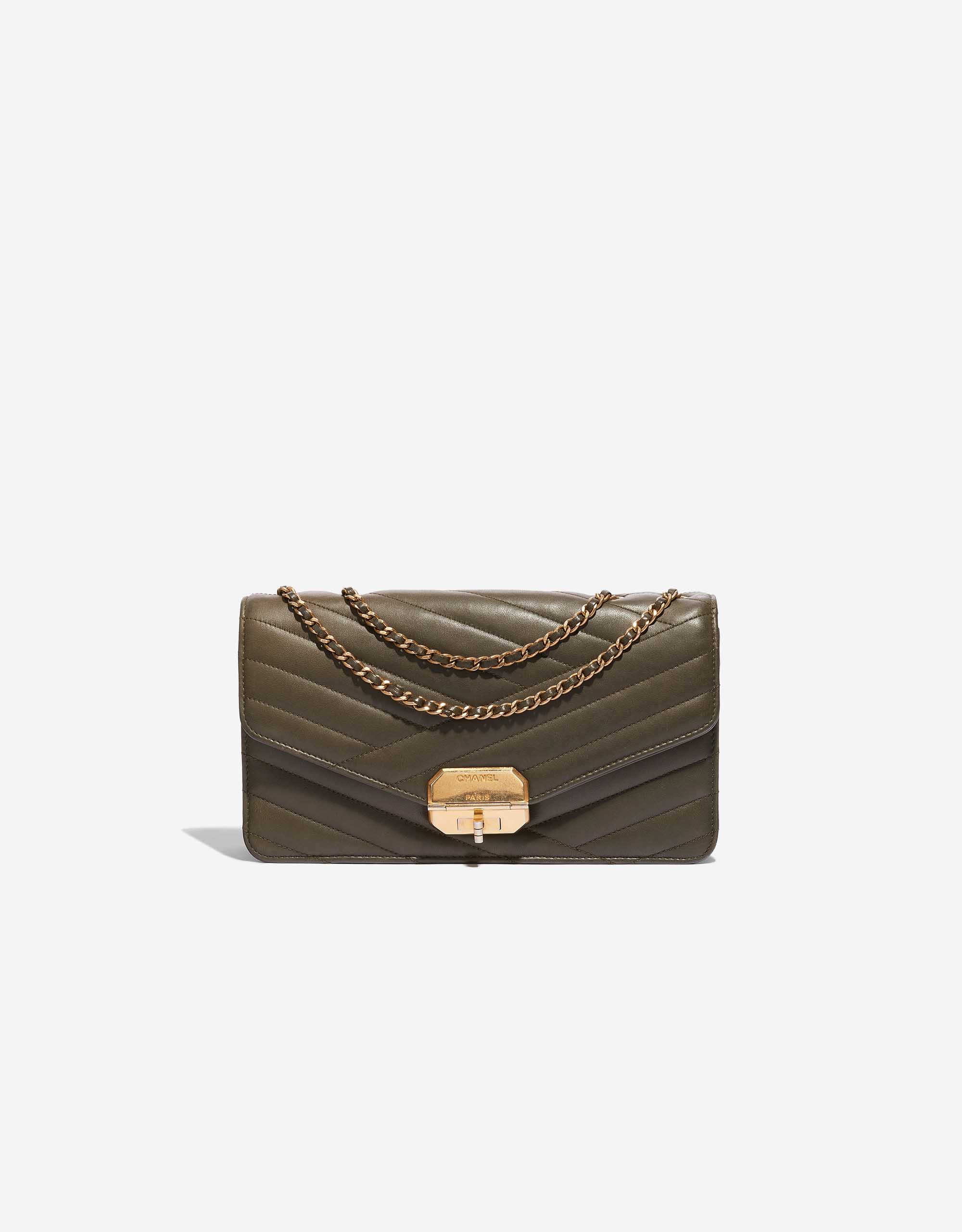 Chanel Gabrielle Flap Bag Medium Lamb Green | SACLÀB