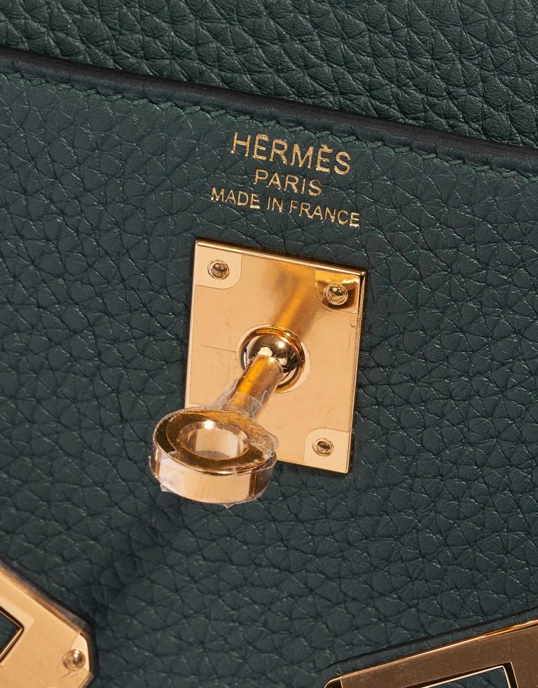 Pre-owned Hermès bag Kelly 25 Togo Vert Cypress Green Logo | Sell your designer bag on Saclab.com