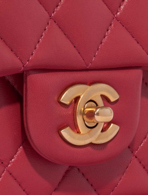 Sac Chanel d'occasion Timeless Mini Rectangular Lamb Raspberry Pink, Red, Rose Closing System | Vendez votre sac de créateur sur Saclab.com