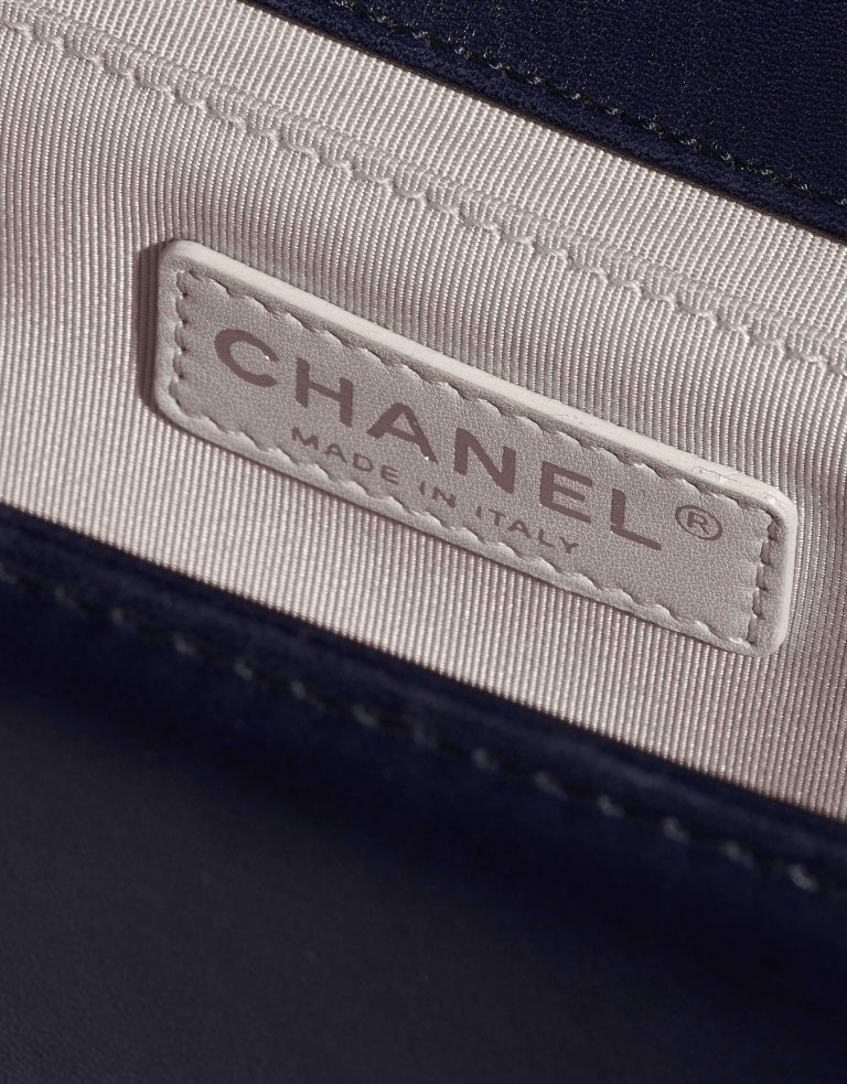 Pre-owned Chanel bag Boy Old Medium Lamb Blue Blue Logo | Sell your designer bag on Saclab.com