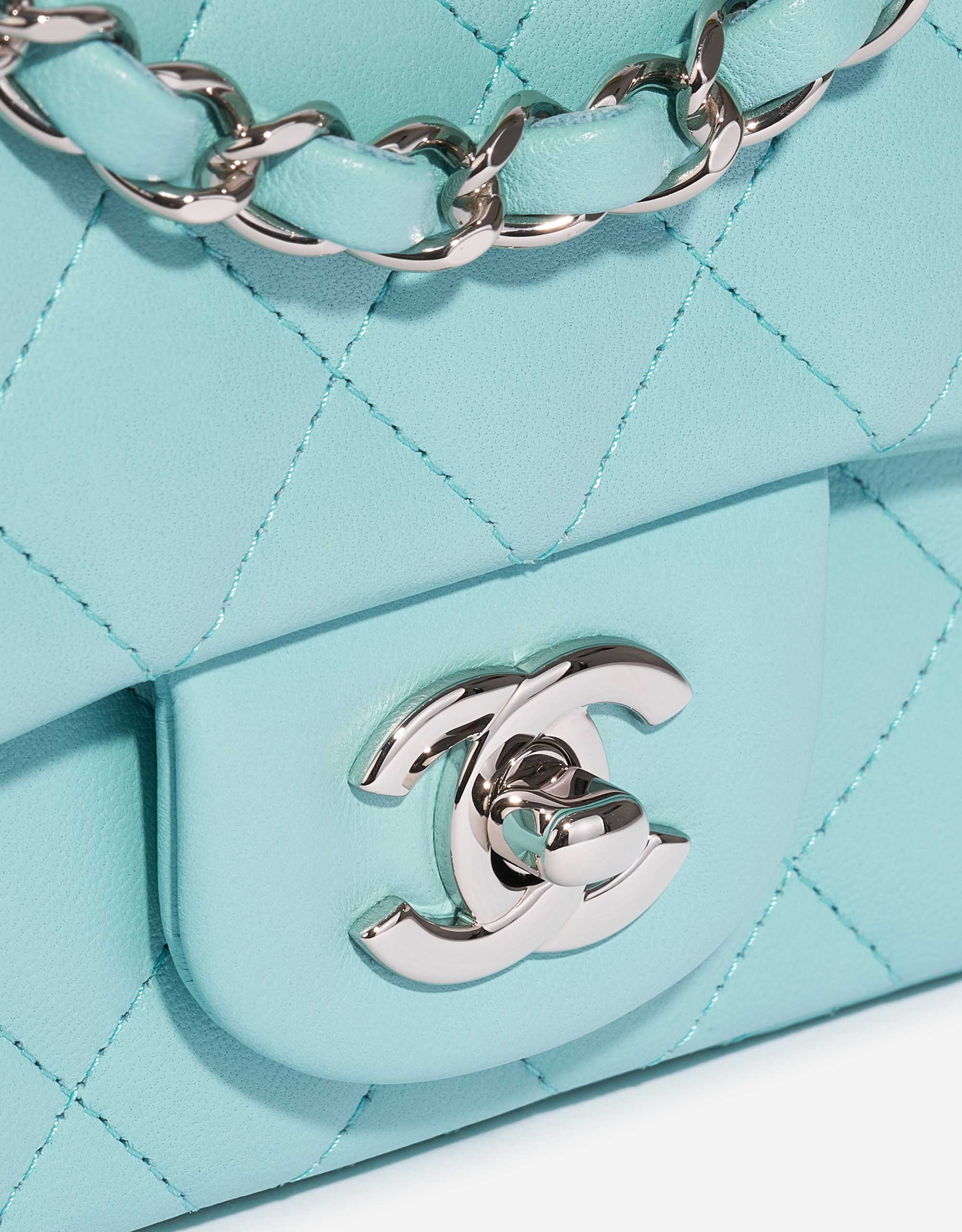 Pre-owned Chanel bag Timeless Mini Rectangular Lamb Tiffany Blue Blue Closing System | Sell your designer bag on Saclab.com