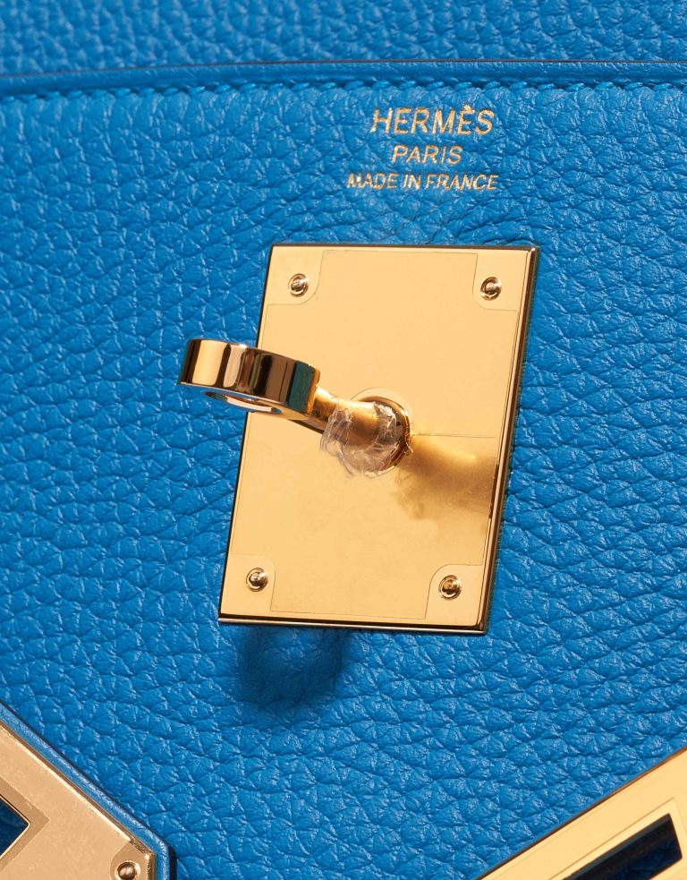 Pre-owned Hermès bag Kelly 28 Togo Blue Zanzibar Blue Logo | Sell your designer bag on Saclab.com