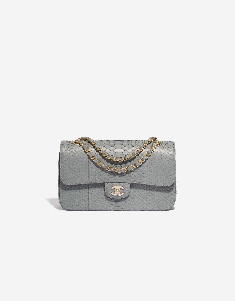 Sac Chanel d'occasion Classique Medium Python Grey, 18k Gold and 2.5ct Diamonds Grey Front | Vendez votre sac de créateur sur Saclab.com