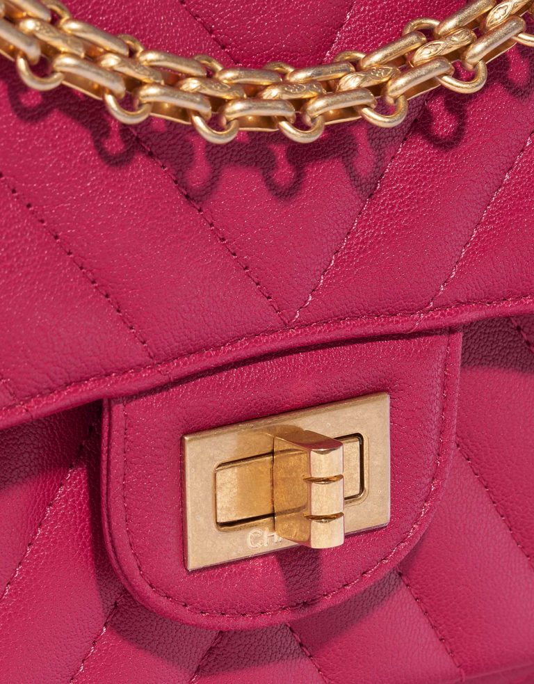 Pre-owned Chanel bag 2.55 Reissue 226 Calf Pink / Blue Pink Front | Sell your designer bag on Saclab.com