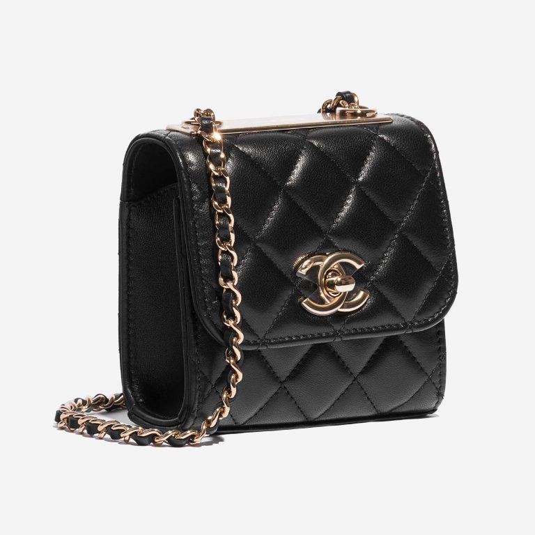 Pre-owned Chanel Tasche Clutch mit Kette Lammleder Schwarz Schwarz Side Front | Verkaufen Sie Ihre Designer-Tasche auf Saclab.com