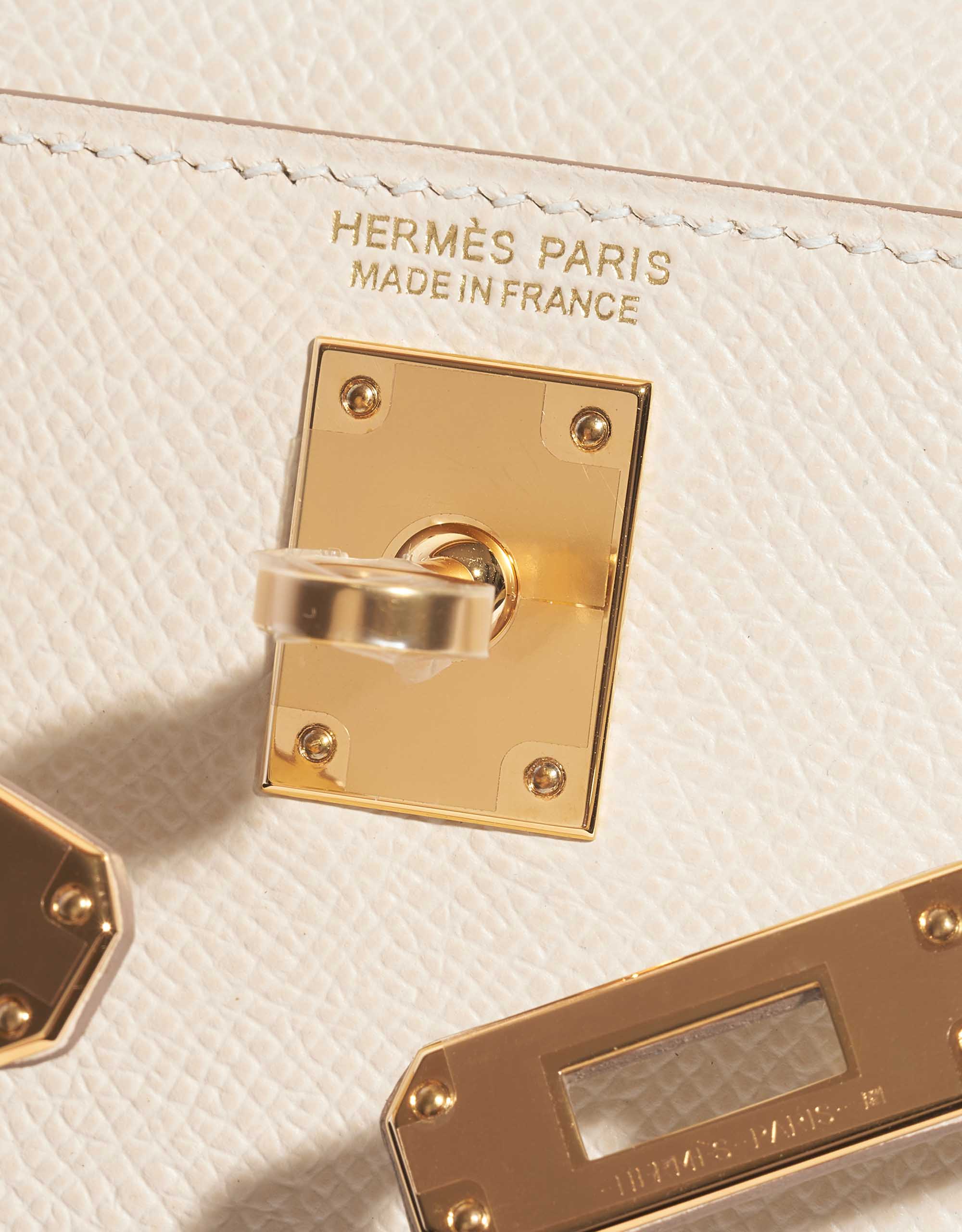 Pre-owned Hermès Tasche Kelly Mini Epsom Craie Weißes Logo | Verkaufen Sie Ihre Designer-Tasche auf Saclab.com