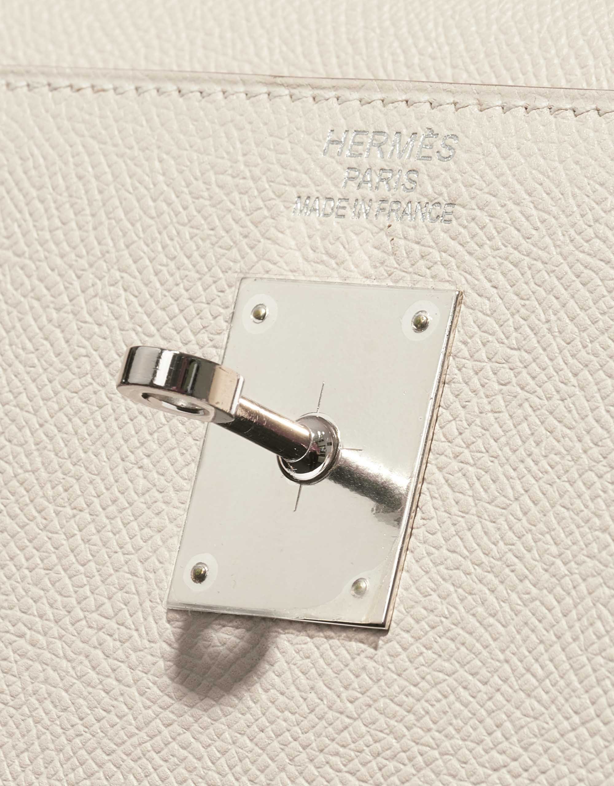 Sac Hermès d'occasion Kelly 35 Epsom Craie Blanc Logo | Vendez votre sac de créateur sur Saclab.com
