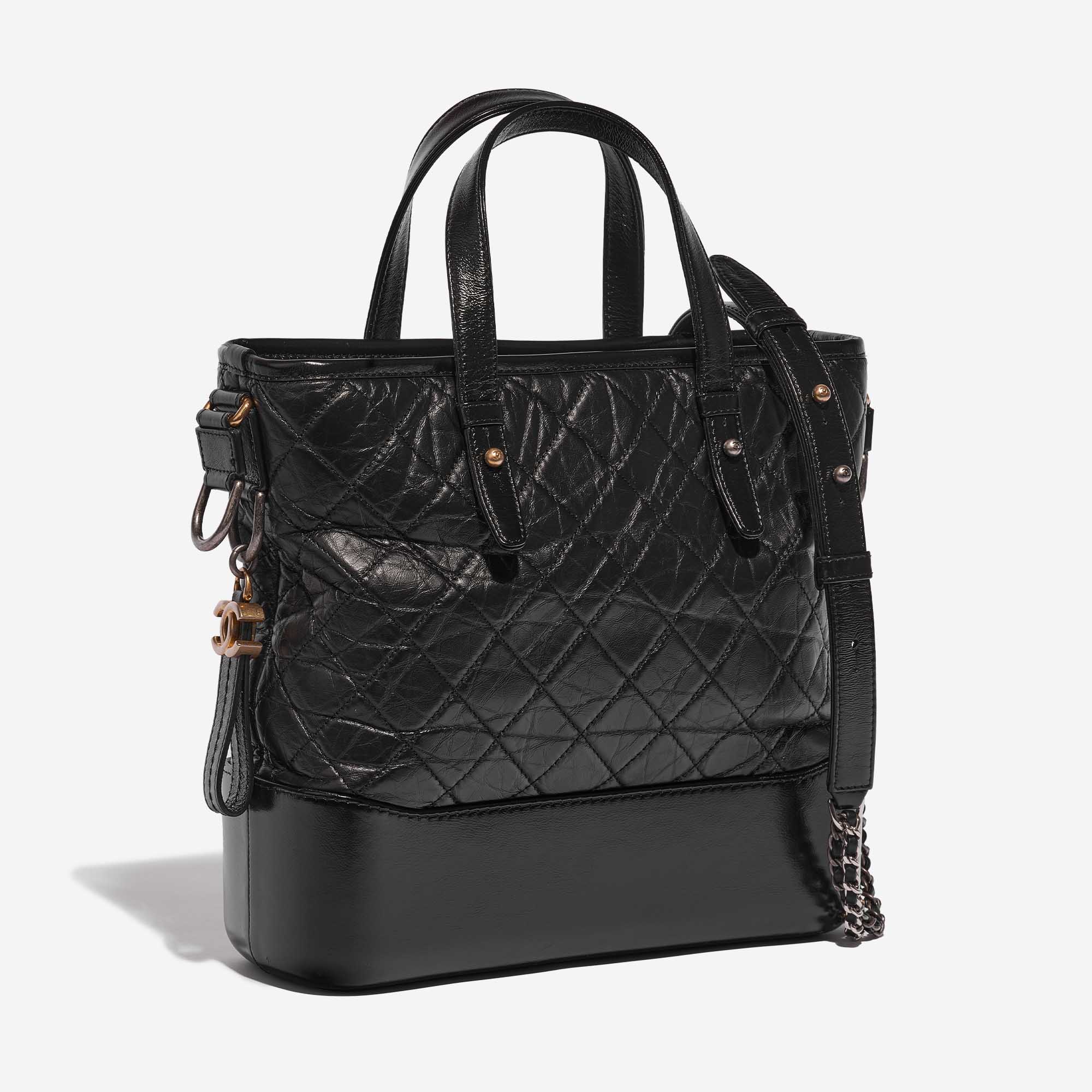 Pre-owned Chanel Tasche Gabrielle Medium Kalbsleder Black Black Side Front | Verkaufen Sie Ihre Designer-Tasche auf Saclab.com