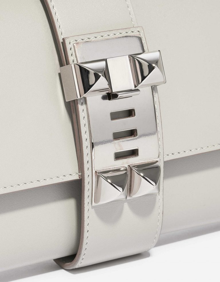 Pre-owned Hermès bag Medor Clutch Swift Gris Perle White Closing System | Sell your designer bag on Saclab.com