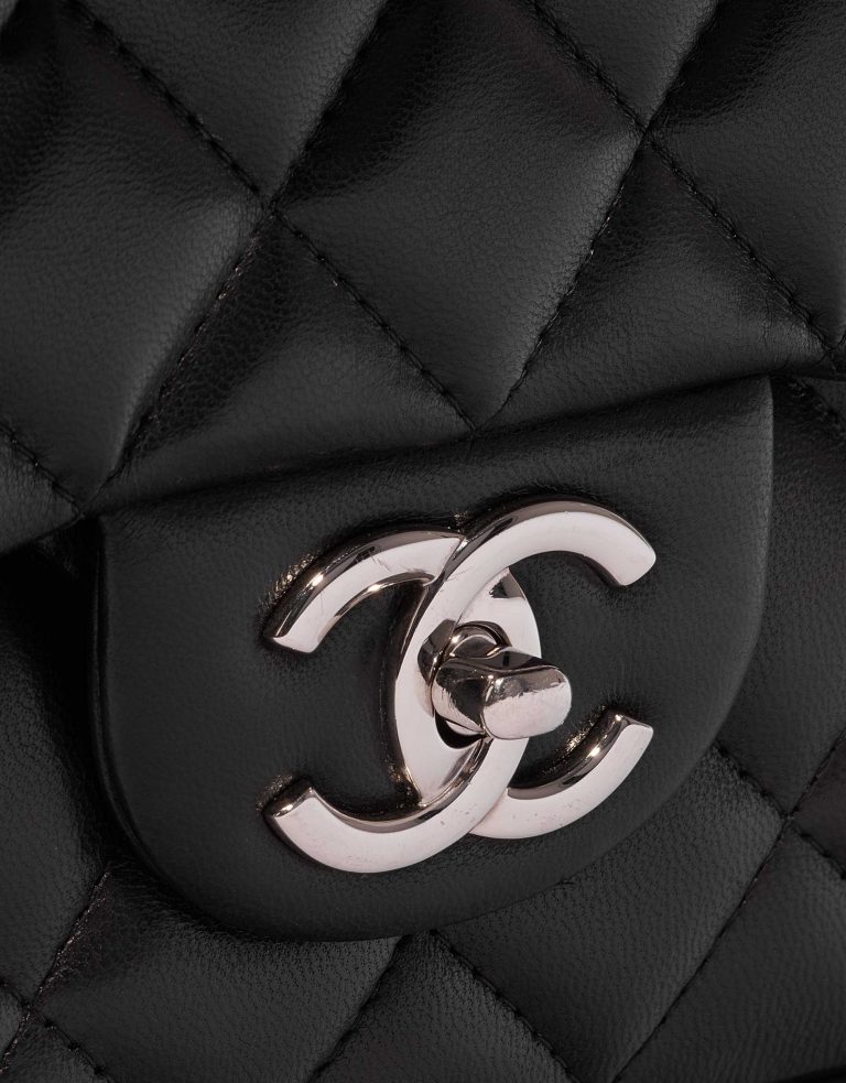 Pre-owned Chanel bag Timeless Maxi Lamb Black Black Front | Sell your designer bag on Saclab.com