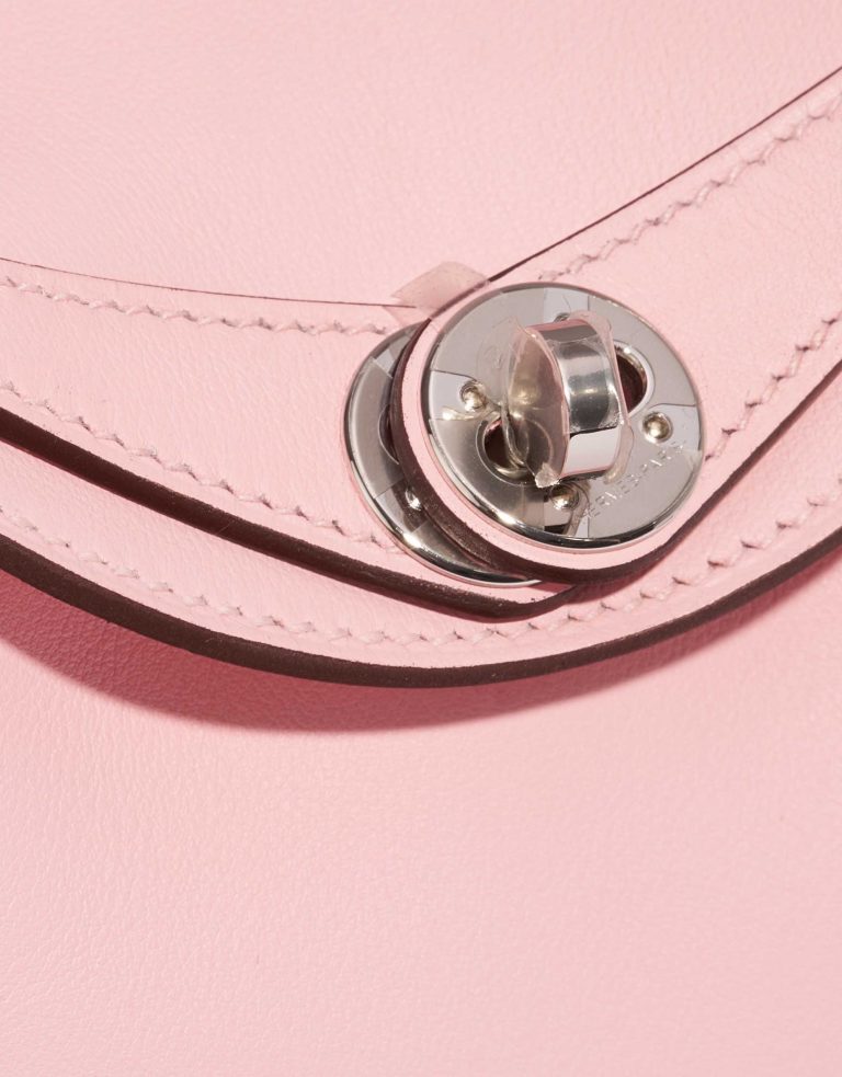 Pre-owned Hermès bag Lindy Mini Swift Rose Sakura Rose Closing System | Sell your designer bag on Saclab.com