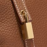 Pre-owned Hermès bag Picotin 18 Taurillon Clemence Gold Brown Closing System | Sell your designer bag on Saclab.com