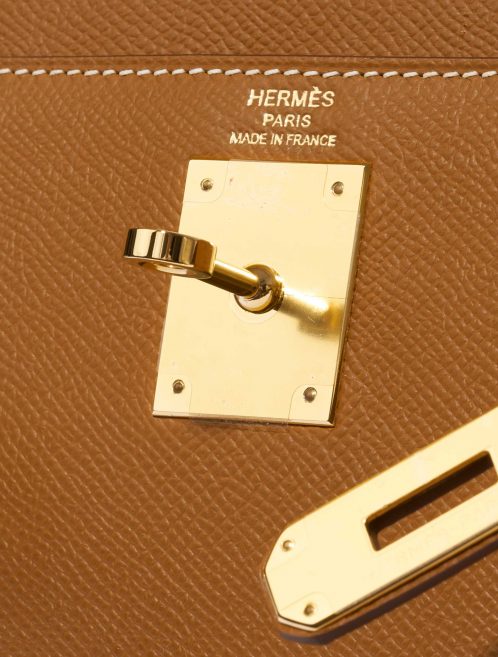 Pre-owned Hermès bag Kelly 28 Epsom Gold Brown Logo | Sell your designer bag on Saclab.com