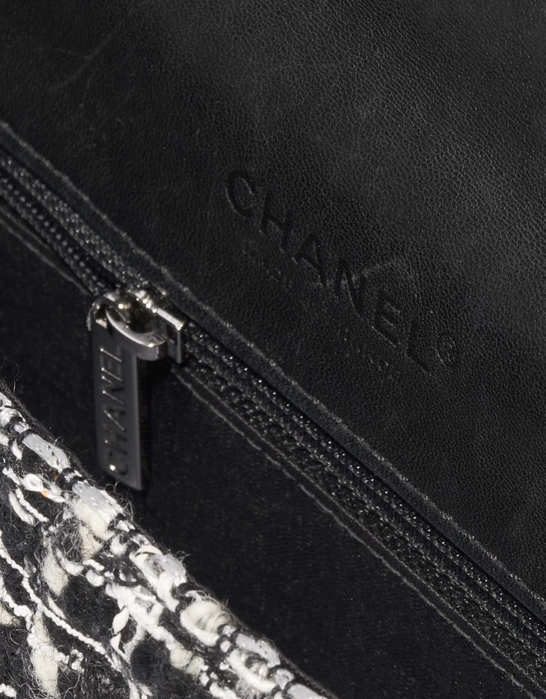 Pre-owned Chanel bag Vintage Flap Small Tweed Black / White Black, White Detail | Sell your designer bag on Saclab.com