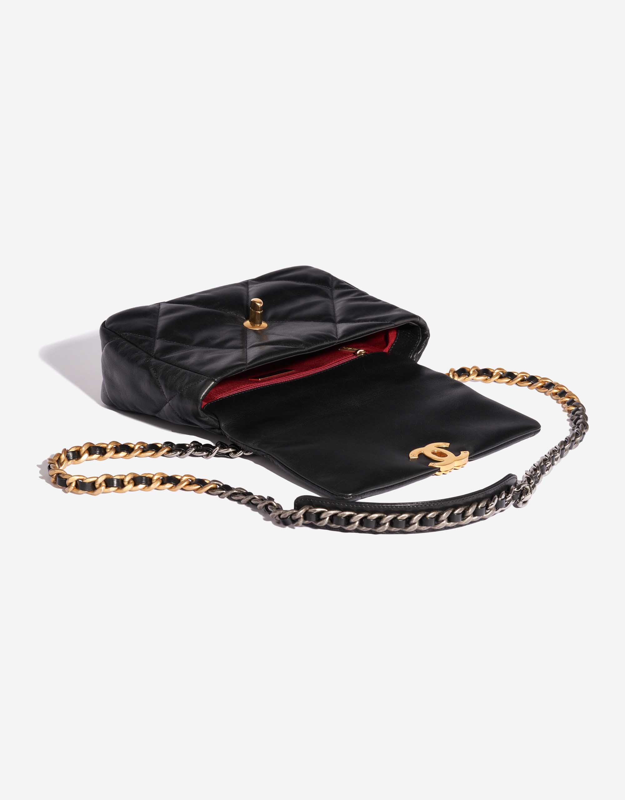 Pre-owned Chanel bag 19 Flap Bag Lamb Black Black Inside | Sell your designer bag on Saclab.com