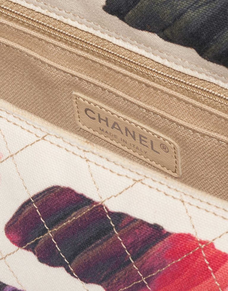 Gebrauchte Chanel Tasche Timeless Flap Jumbo Canvas Weiße Farbpalette Multicolour, Weißes Logo | Verkaufen Sie Ihre Designer-Tasche auf Saclab.com