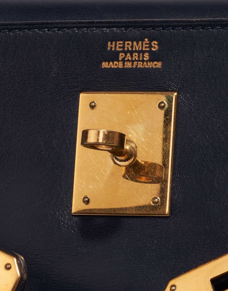 Sac d'occasion Hermès Kelly 32 Box Bleu Marine Logo | Vendez votre sac de créateur sur Saclab.com