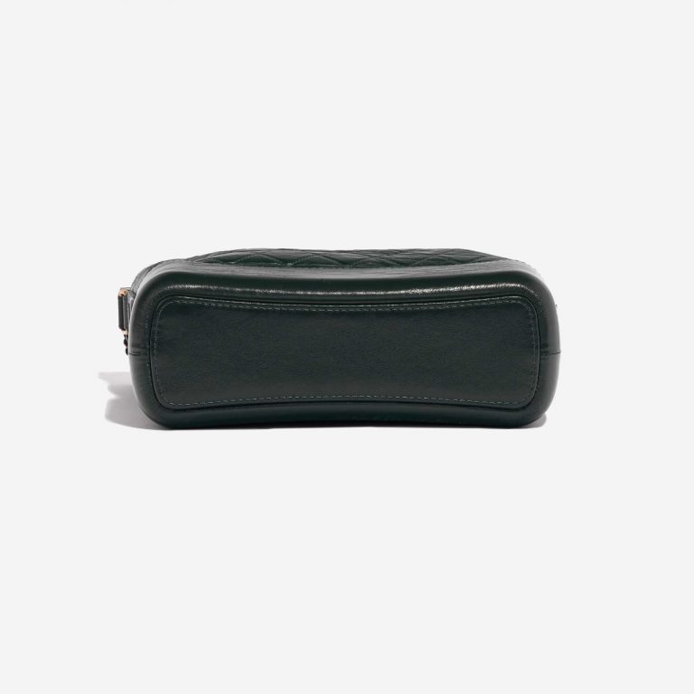 Pre-owned Chanel Tasche Gabrielle Large Aged Kalbsleder Grün Schwarz Bottom | Verkaufen Sie Ihre Designer-Tasche auf Saclab.com