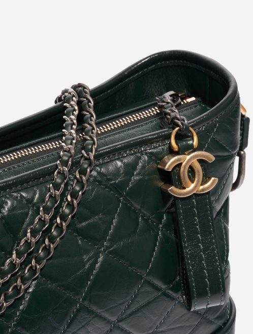 Pre-owned Chanel bag Gabrielle Large Aged Calf Green Black Closing System | Sell your designer bag on Saclab.com