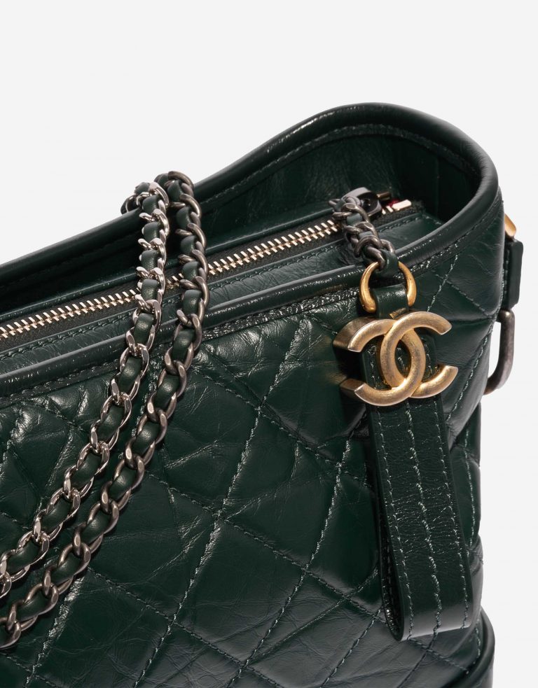 Gebrauchte Chanel Tasche Gabrielle Large Aged Kalbsleder Grün Schwarz Verschluss-System | Verkaufen Sie Ihre Designer-Tasche auf Saclab.com