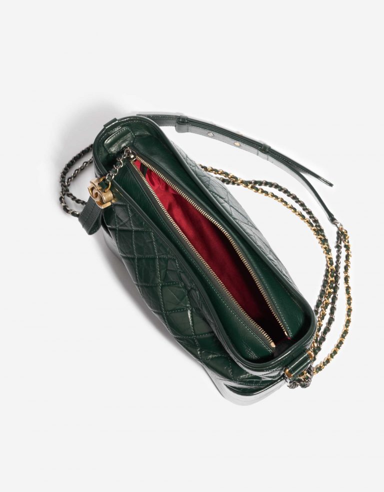 Pre-owned Chanel Tasche Gabrielle Large Aged Kalbsleder Green Black Inside | Verkaufen Sie Ihre Designer-Tasche auf Saclab.com