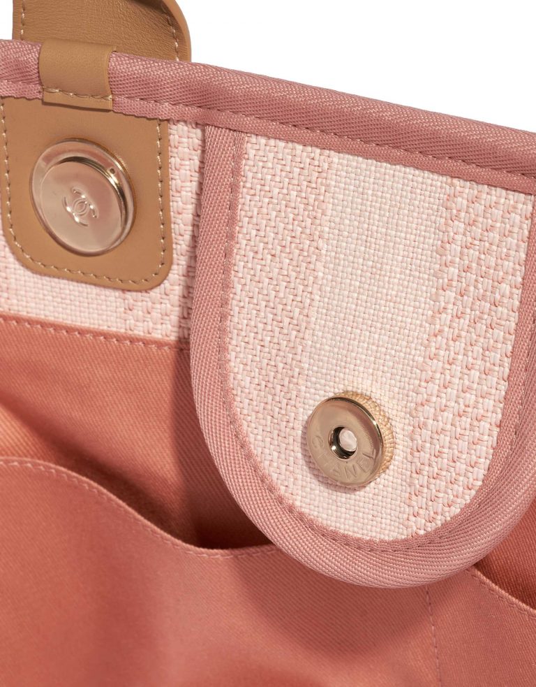 Sac Chanel d'occasion Deauville Medium Canvas Pink Pink, Rose Closing System | Vendez votre sac de créateur sur Saclab.com