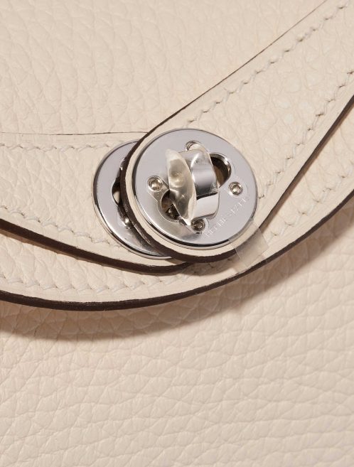 Pre-owned Hermès bag Lindy Mini Clemence Nata Beige, White Closing System | Sell your designer bag on Saclab.com