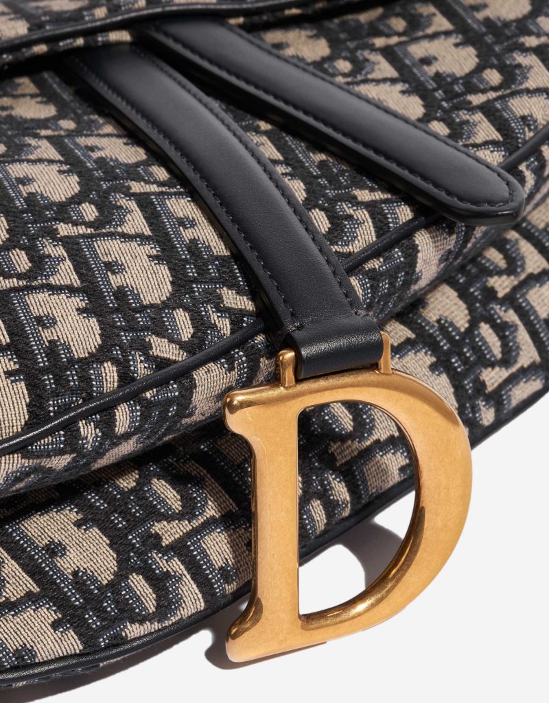 Louis Vuitton Outfits Bags in Shearling for F/W 2022 - PurseBlog