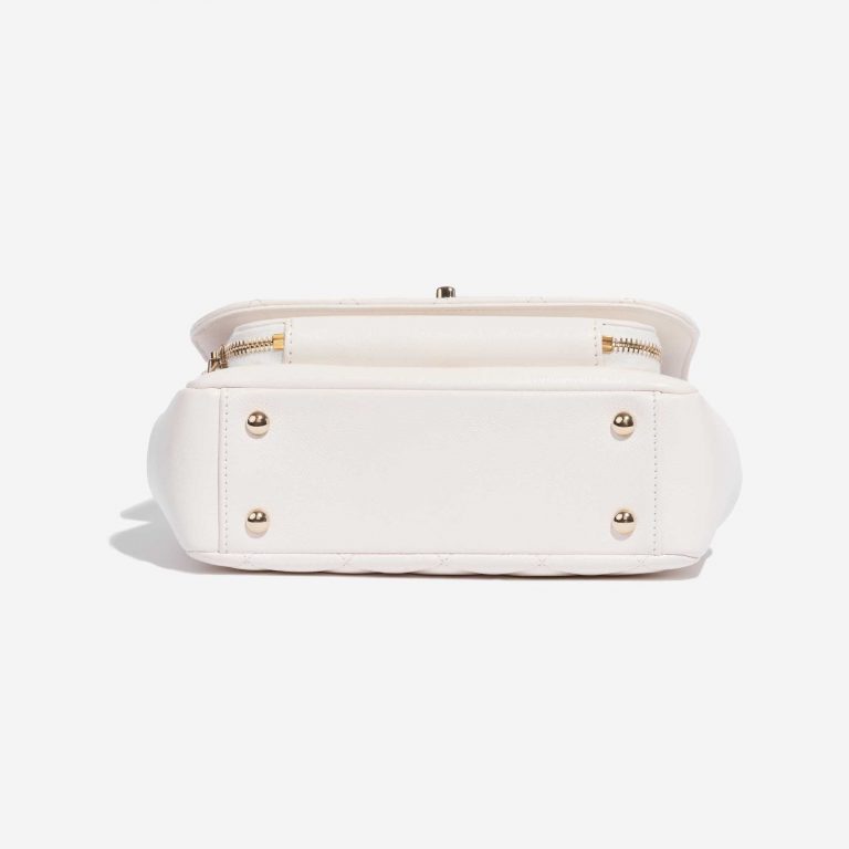 Pre-owned Chanel bag Flap Bag Mini Caviar White White Bottom | Sell your designer bag on Saclab.com