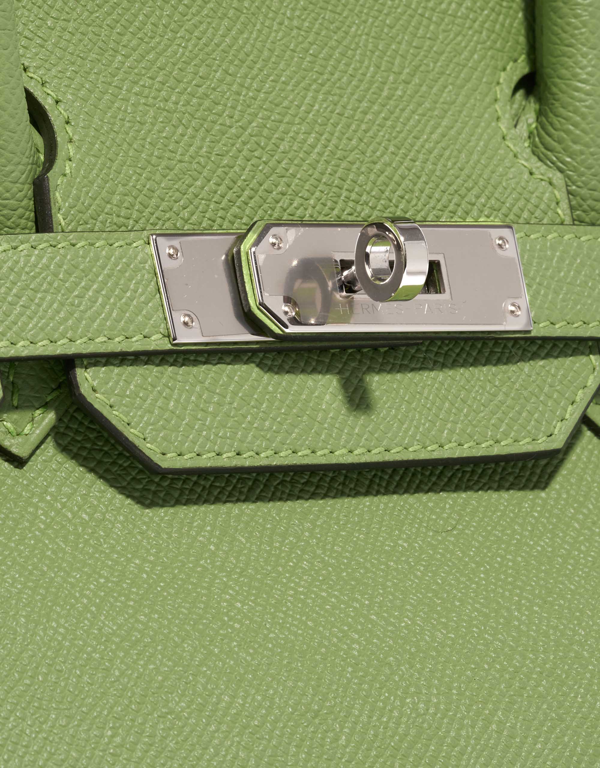 Pre-owned Hermès bag Birkin 30 Epsom Vert Criquet Green Closing System | Sell your designer bag on Saclab.com