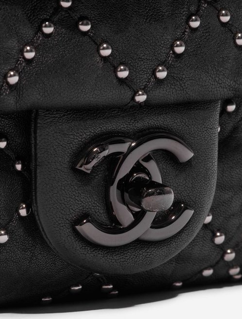 Pre-owned Chanel bag Timeless Medium Chèvre SO Black Black Closing System | Sell your designer bag on Saclab.com