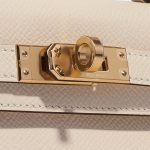 Pre-owned Hermès bag Kelly Mini Epsom Nata Grey Closing System | Sell your designer bag on Saclab.com