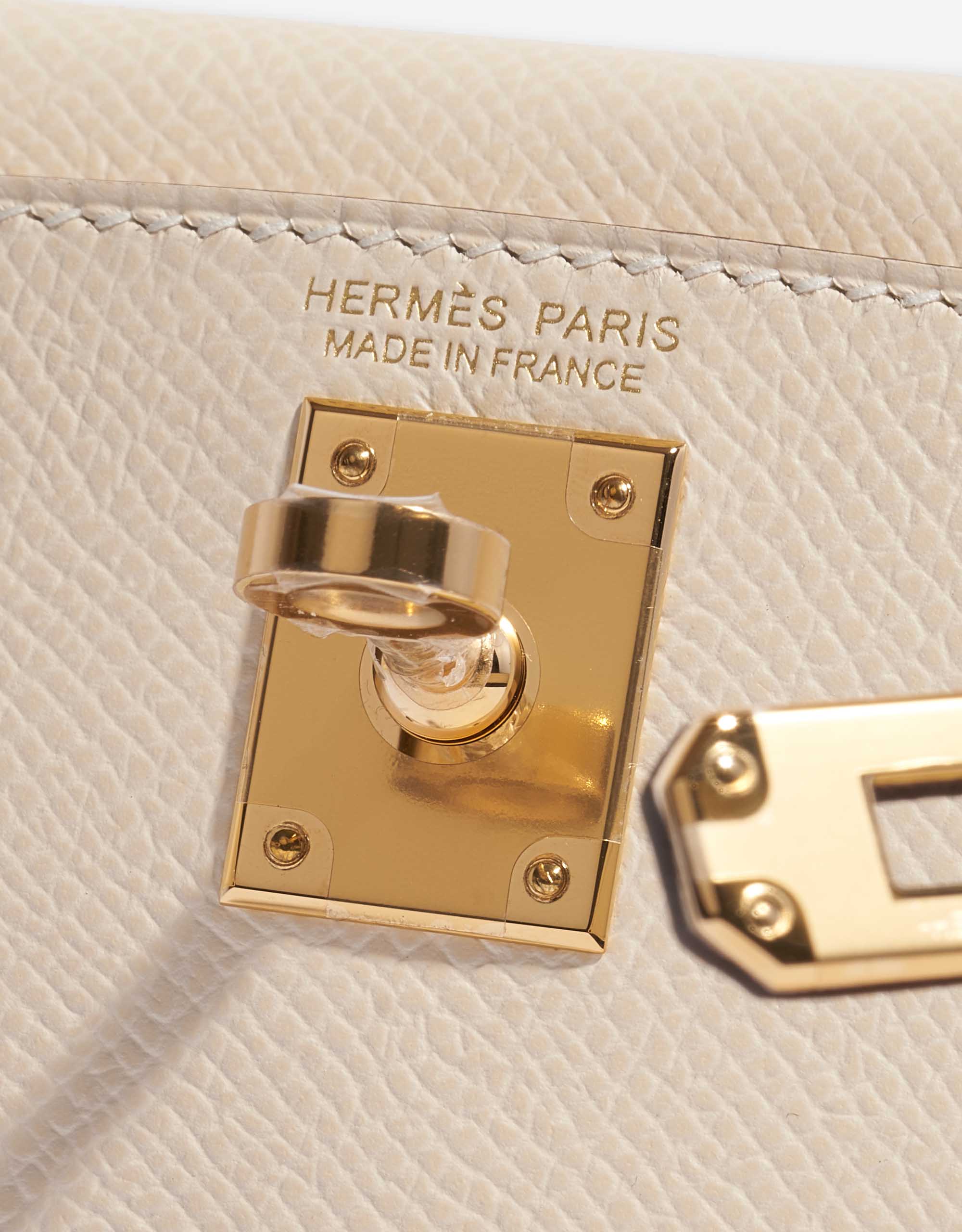 Gebrauchte Hermès Tasche Kelly Mini Epsom Nata Grau Logo | Verkaufen Sie Ihre Designer-Tasche auf Saclab.com
