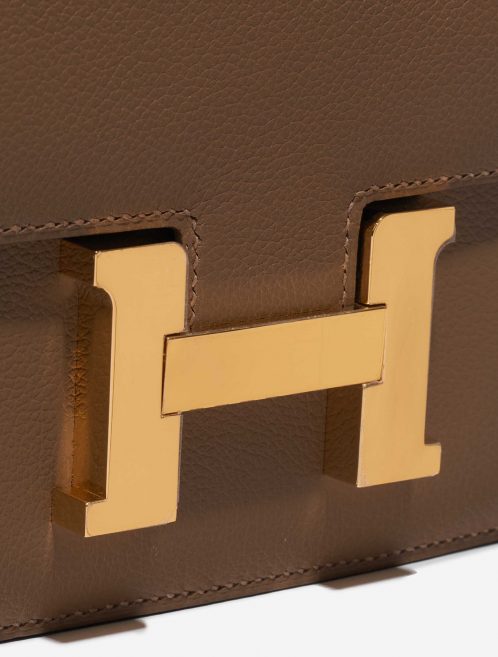 Pre-owned Hermès bag Constance 18 Evercolor Beige de Weimar Brown Closing System | Sell your designer bag on Saclab.com