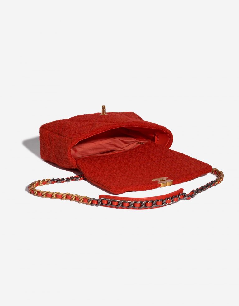 Sac Chanel d'occasion 19 à rabat Sac Large Laine Rouge Intérieur Rouge | Vendez votre sac de créateur sur Saclab.com