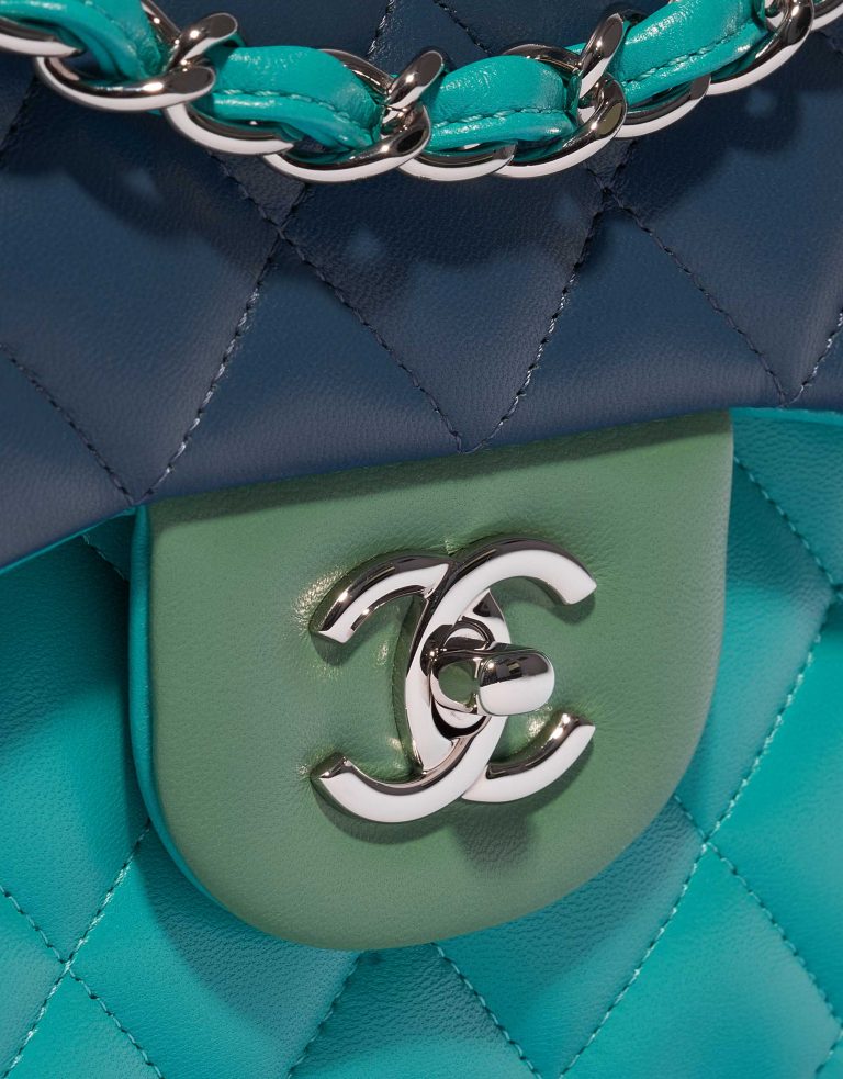 Pre-owned Chanel bag Timeless Jumbo Lamb Green / Turquoise / Blue Blue Front | Sell your designer bag on Saclab.com