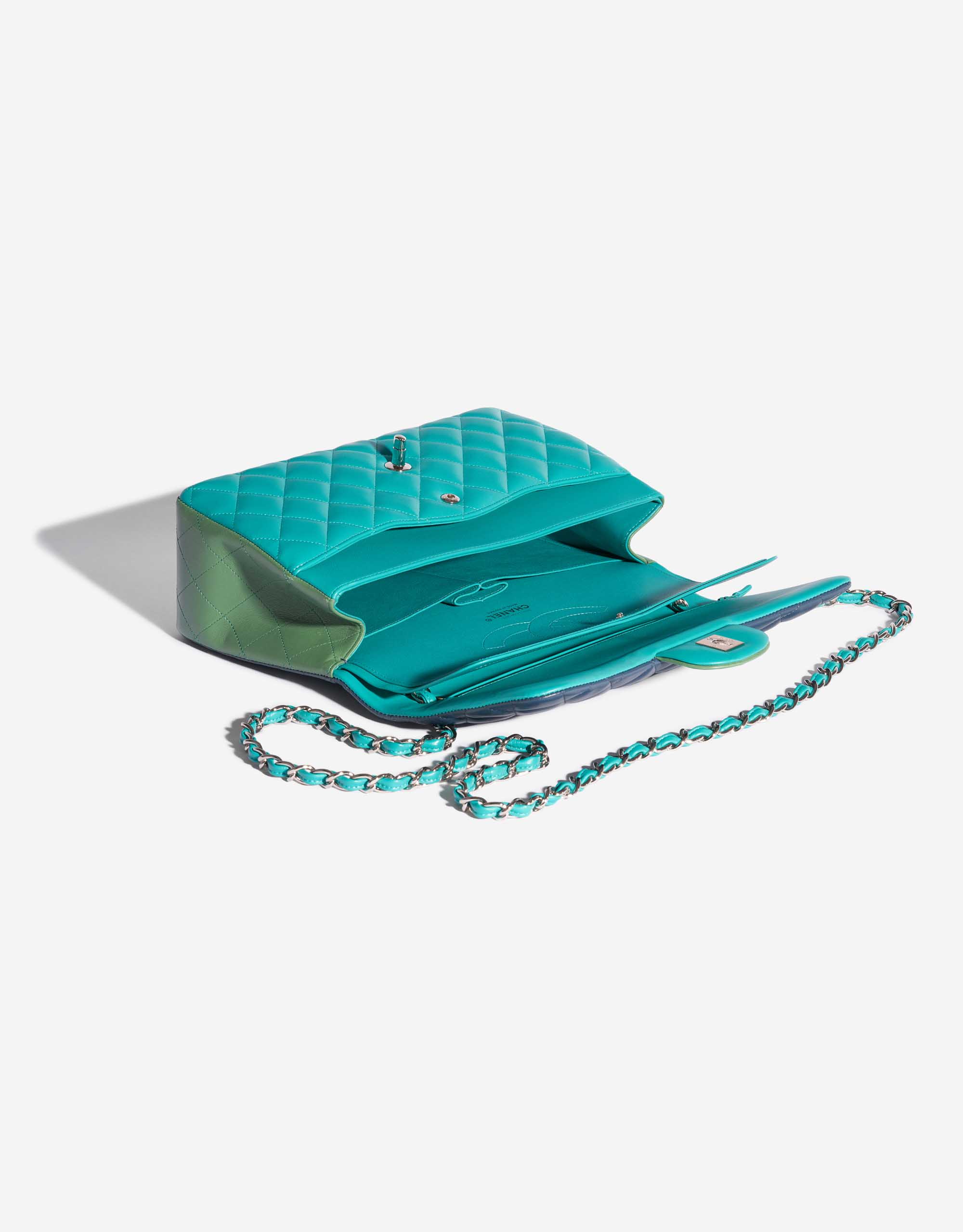 Pre-owned Chanel bag Timeless Jumbo Lamb Green / Turquoise / Blue Blue, Multicolour Inside | Sell your designer bag on Saclab.com