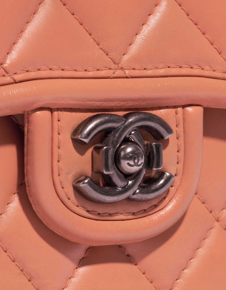 Pre-owned Chanel bag Timeless Handle Medium Lamb Beige Beige Front | Sell your designer bag on Saclab.com