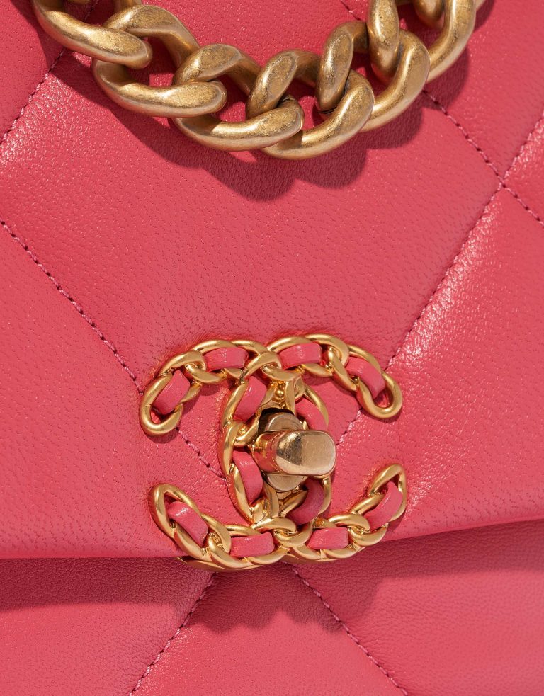 Pre-owned Chanel Tasche 19 Flap Bag Lammleder Pink Pink Front | Verkaufen Sie Ihre Designer-Tasche auf Saclab.com
