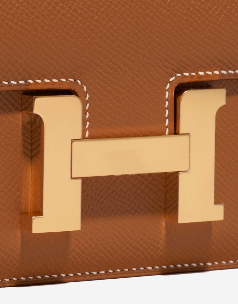 Pre-owned Hermès bag Constance 18 Gold Epsom Gold Closing System | Sell your designer bag on Saclab.com