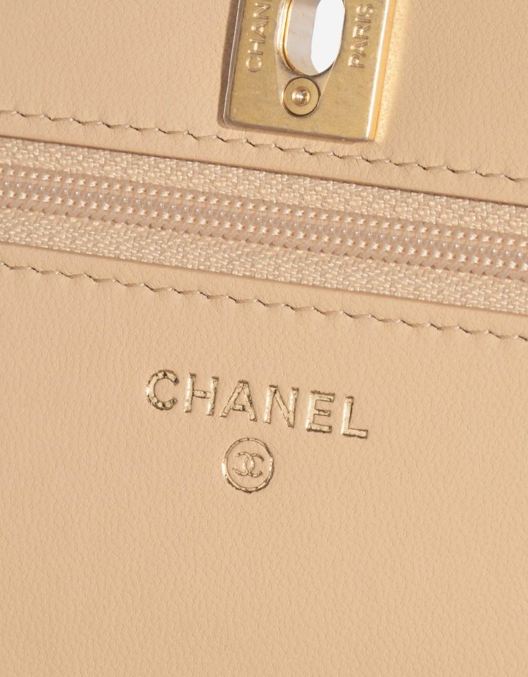 Gebrauchte Chanel Tasche Timeless WOC Lammleder Beige Beige, Braun Logo | Verkaufen Sie Ihre Designer-Tasche auf Saclab.com