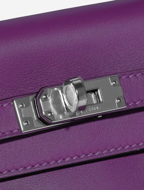 Pre-owned Hermès bag Kelly 25 Swift Anemone Violet Closing System | Sell your designer bag on Saclab.com