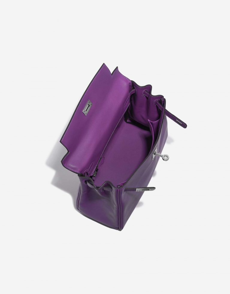 Sac Hermès d'occasion Kelly 25 Swift Anémone Violet Intérieur | Vendez votre sac de créateur sur Saclab.com