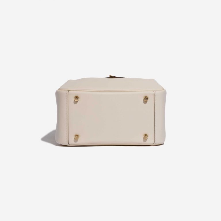 Pre-owned Hermès bag Lindy Mini Swift Nata Beige, White Bottom | Sell your designer bag on Saclab.com