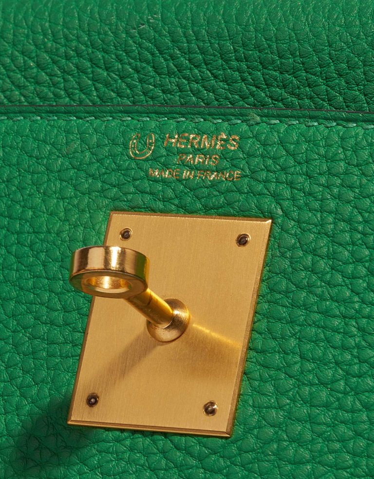 Pre-owned Hermès bag Kelly 28 HSS Togo Bamboo / Canopee Green Logo | Sell your designer bag on Saclab.com