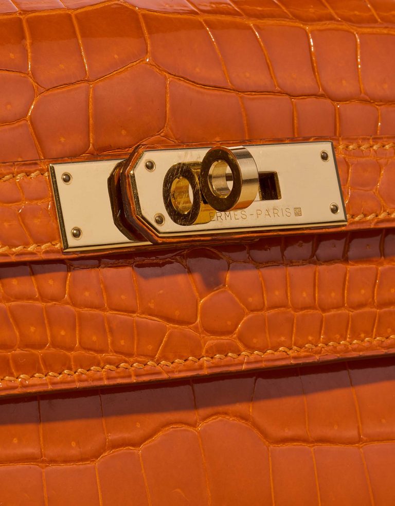 Pre-owned Hermès bag Kelly 32 Porosus Crocodile Pain d’epice Orange Front | Sell your designer bag on Saclab.com