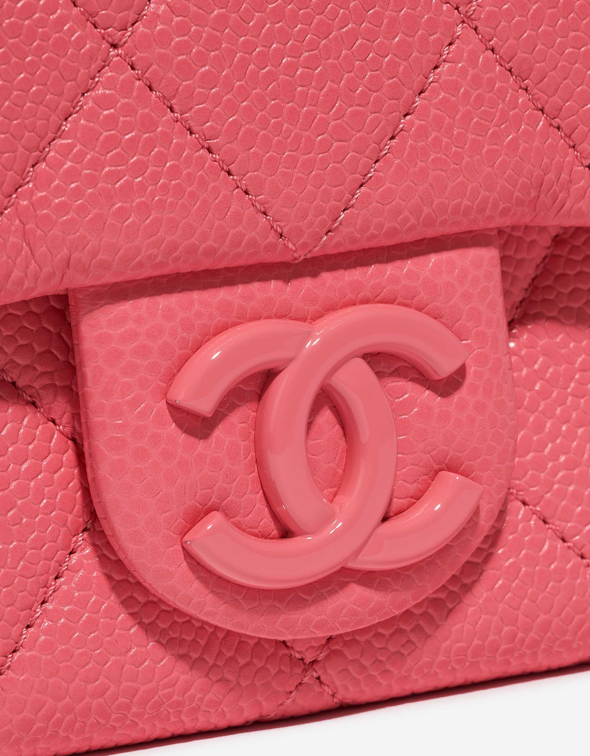 Pre-owned Chanel bag Timeless Mini Square Incognito Pink Pink Closing System | Sell your designer bag on Saclab.com