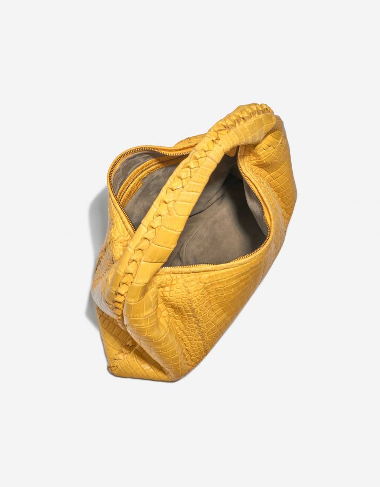 Pre-owned Bottega Veneta Tasche Hobo / Jodie Medium Matte Soft Crocodile Mirabelle Yellow Inside | Verkaufen Sie Ihre Designer-Tasche auf Saclab.com