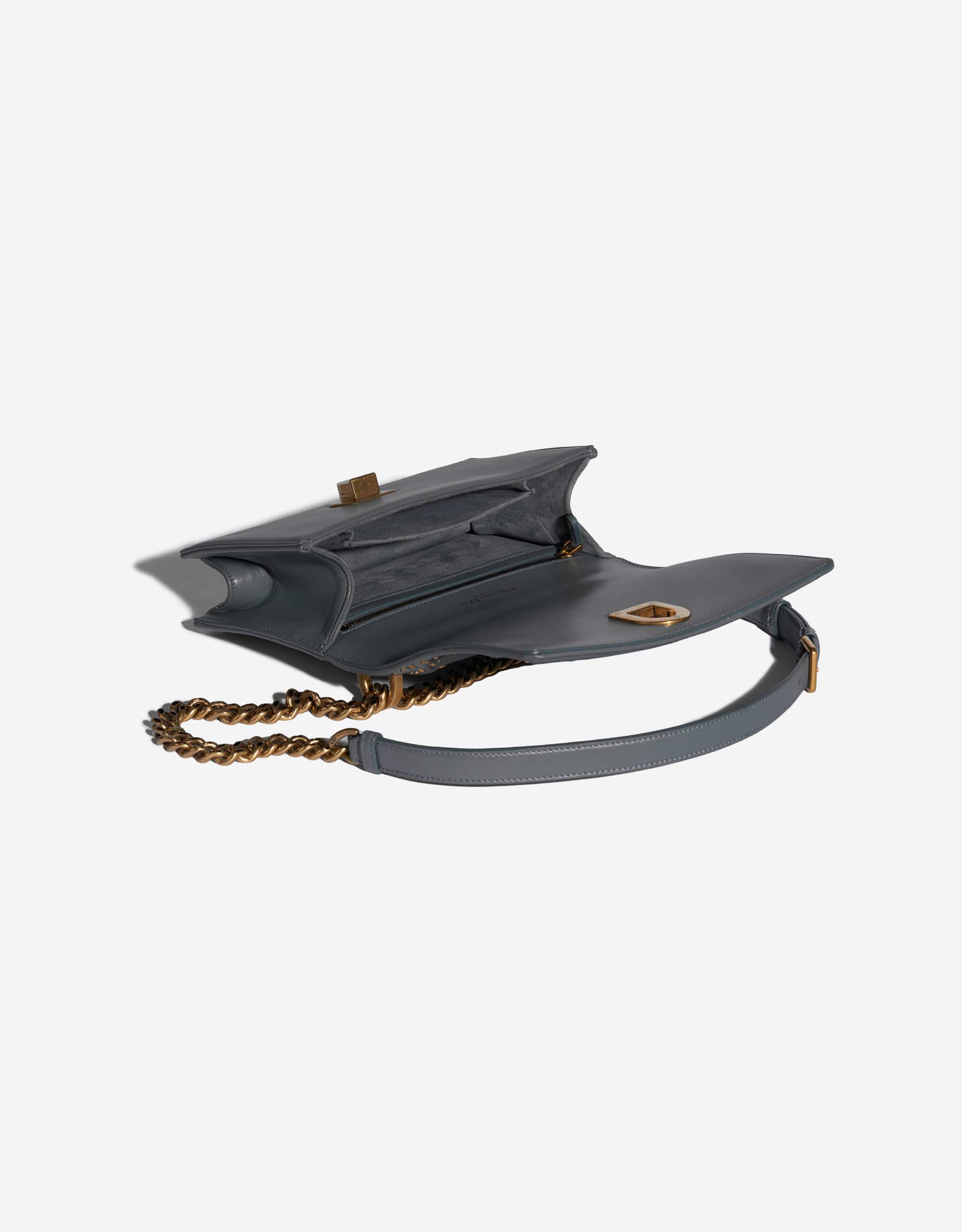 Pre-owned Dior bag Diorama Medium Calf Gray Grey Inside | Sell your designer bag on Saclab.com